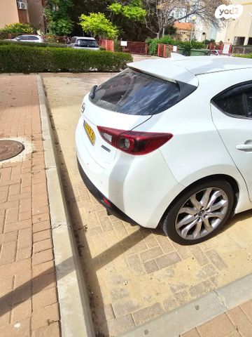 מודעת רכב מאזדה 3