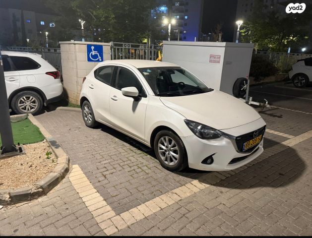מודעת רכב מאזדה 2