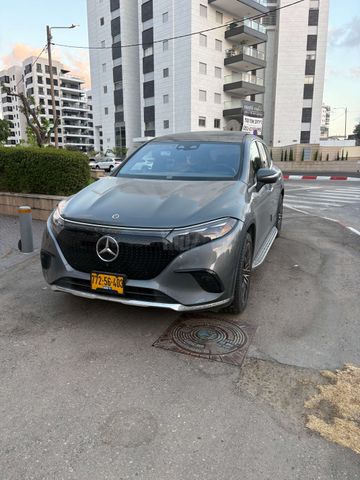 מודעת רכב מרצדס-בנץ EQS SUV