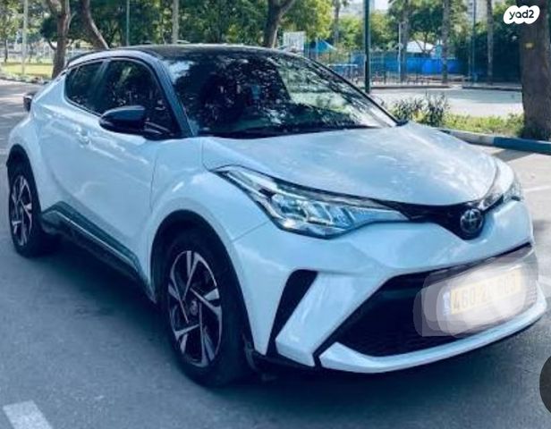 מודעת רכב טויוטה C-HR
