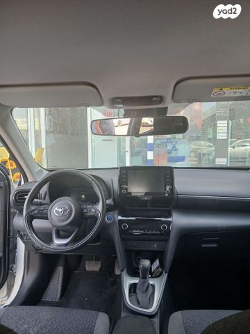 מודעת רכב טויוטה יאריס קרוס