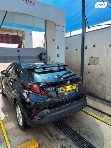 מודעת רכב טויוטה C-HR
