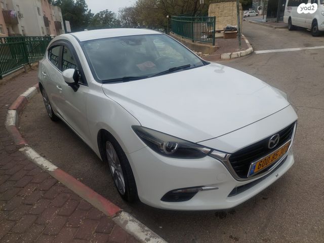 מודעת רכב מאזדה 3