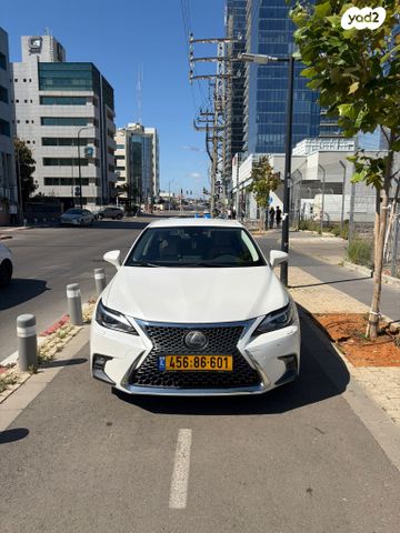 מודעת רכב לקסוס CT