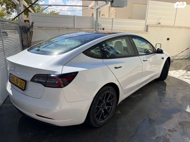 מודעת רכב טסלה מודל 3