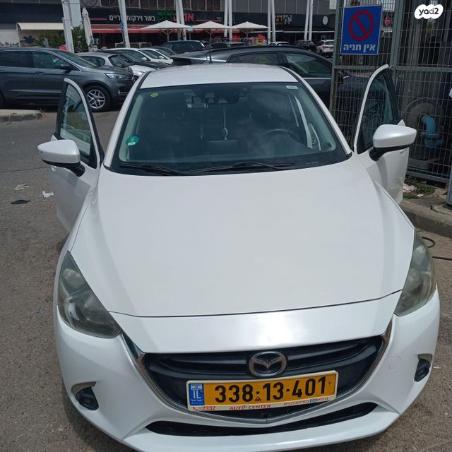 מודעת רכב מאזדה 2