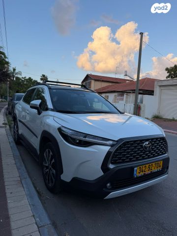 מודעת רכב טויוטה קורולה קרוס