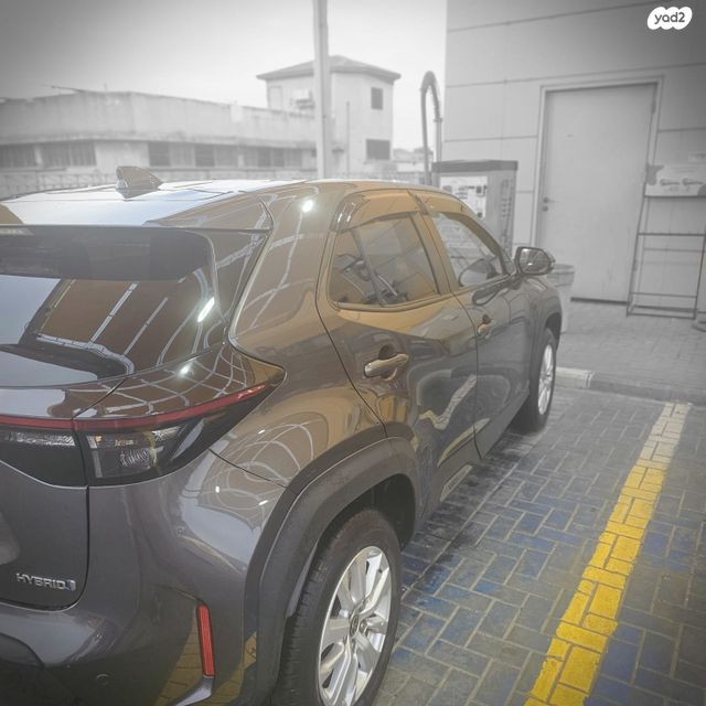 מודעת רכב טויוטה יאריס קרוס