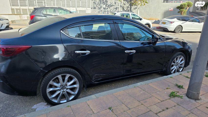 מודעת רכב מאזדה 3