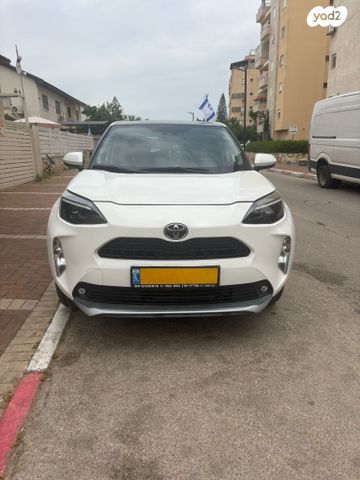 מודעת רכב טויוטה יאריס קרוס