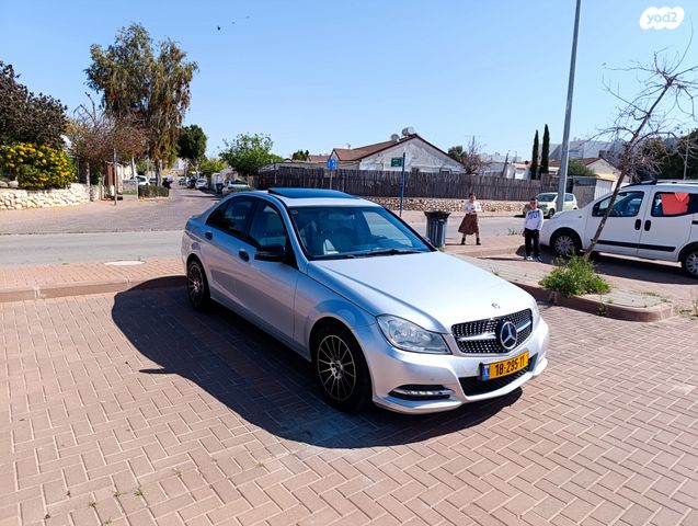 מודעת רכב מרצדס-בנץ C-class