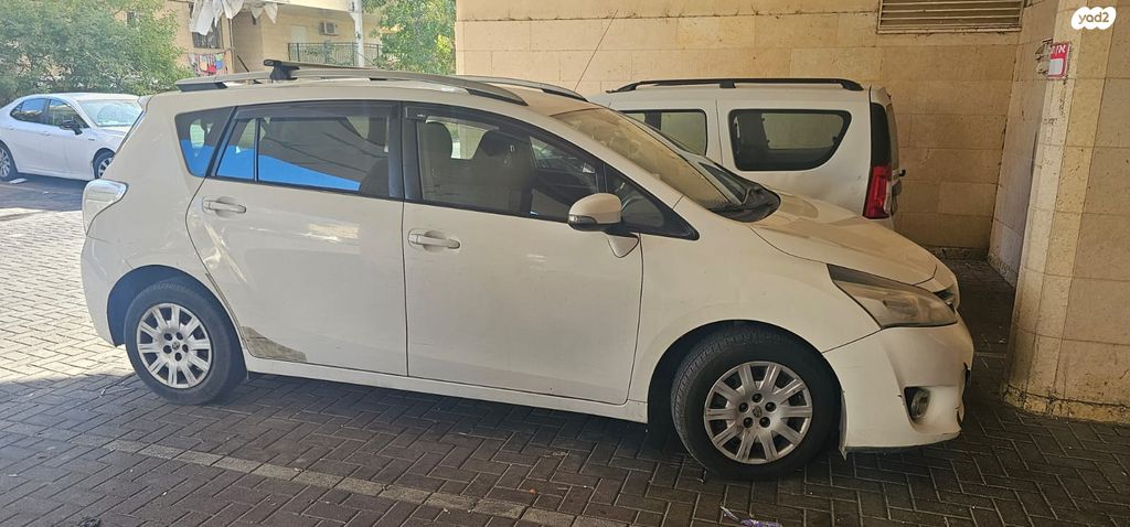 מודעת רכב טויוטה ורסו