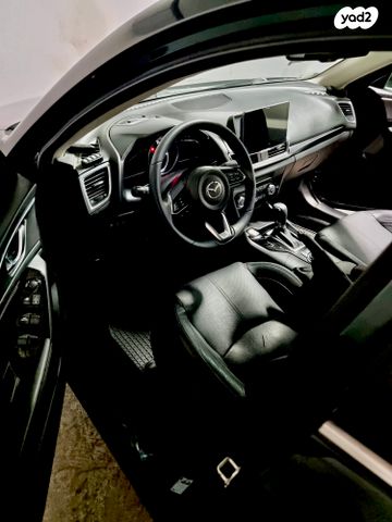 מודעת רכב מאזדה 3