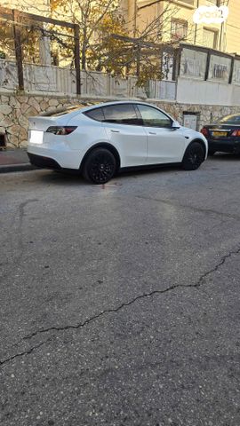 מודעת רכב טסלה מודל Y