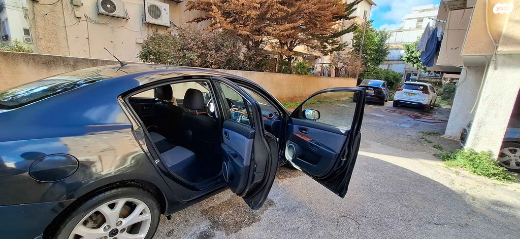 מודעת רכב מאזדה 3