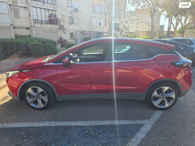 מודעת רכב ג׳ילי Geometry C