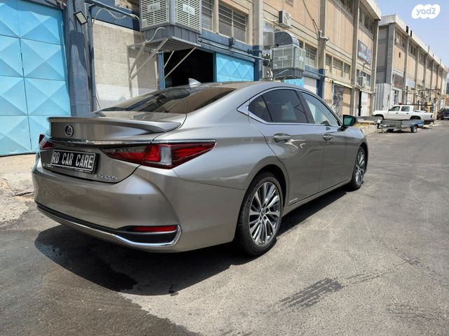 מודעת רכב לקסוס ES