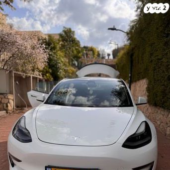 מודעת רכב טסלה מודל 3