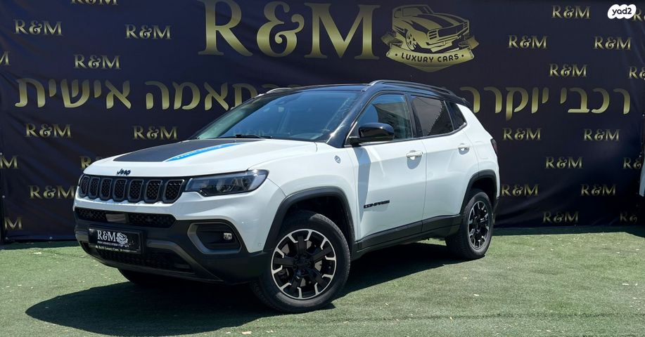 מודעת רכב ג'יפ קומפאס