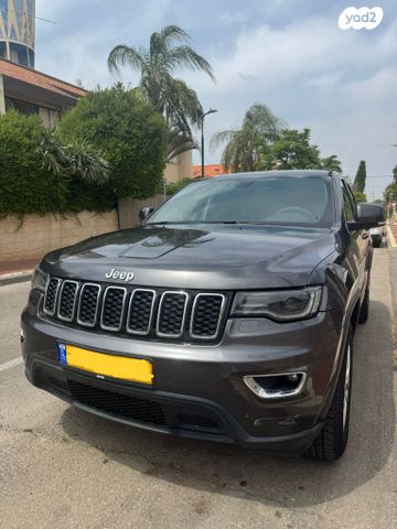 מודעת רכב ג'יפ גרנד צ'ירוקי