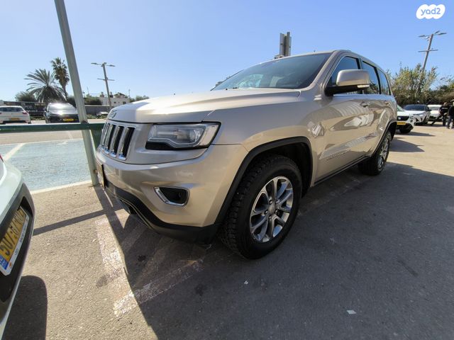 מודעת רכב ג'יפ גרנד צ'ירוקי