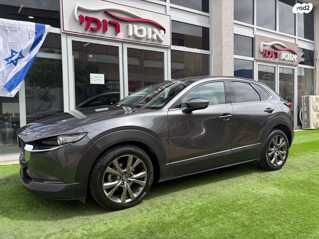 מודעת רכב מאזדה CX-30