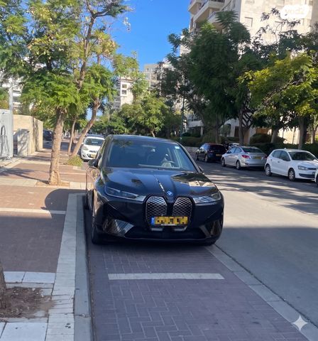 מודעת רכב ב מ וו iX