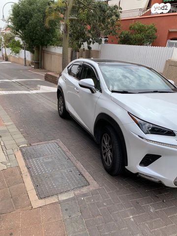 מודעת רכב לקסוס NX