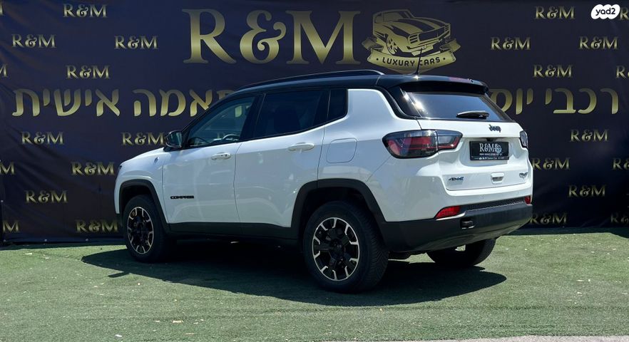 מודעת רכב ג'יפ קומפאס 2