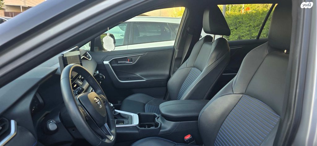 מודעת רכב טויוטה RAV4