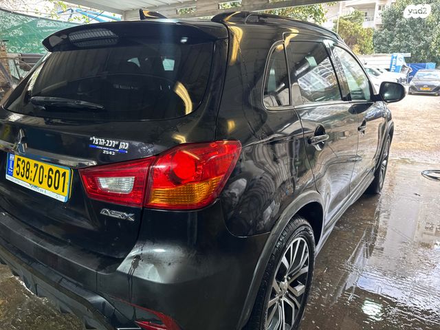 מודעת רכב מיצובישי ASX