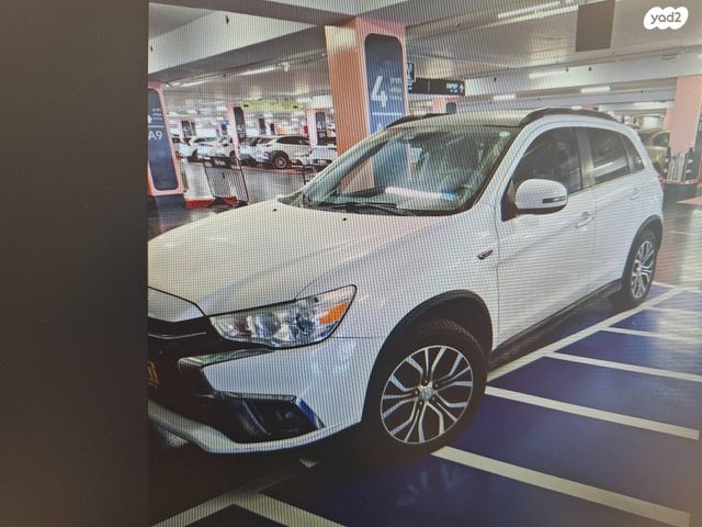 מודעת רכב מיצובישי ASX