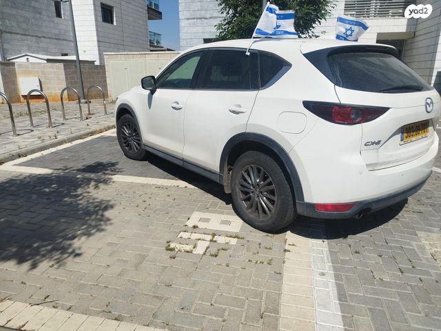 מודעת רכב מאזדה CX-5