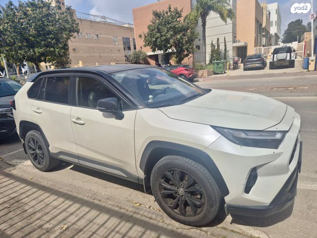 מודעת רכב טויוטה RAV4