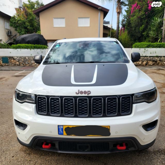 מודעת רכב ג'יפ גרנד צ'ירוקי