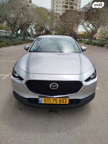 מודעת רכב מאזדה CX-30