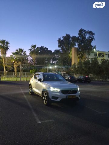מודעת רכב וולוו XC40