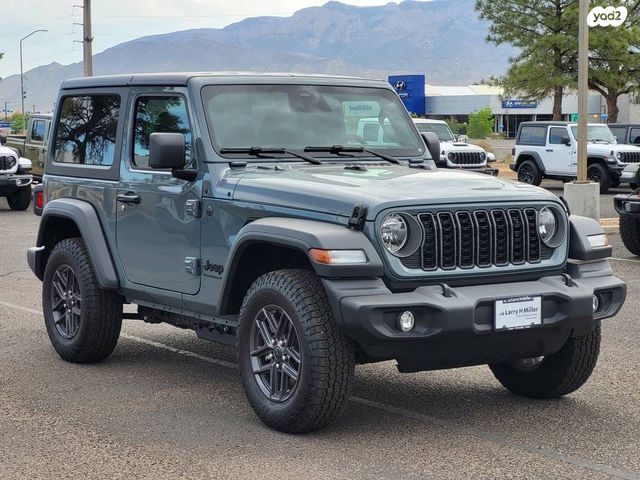 מודעת רכב ג'יפ רנגלר