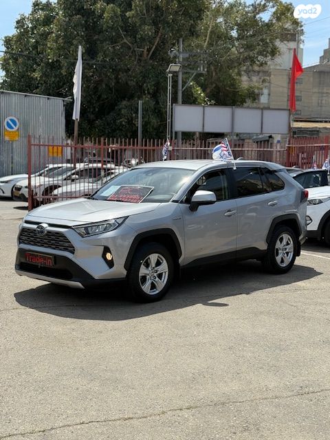 מודעת רכב טויוטה RAV4