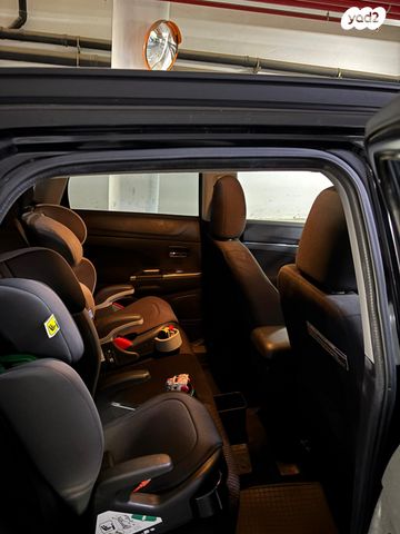 מודעת רכב מיצובישי ASX