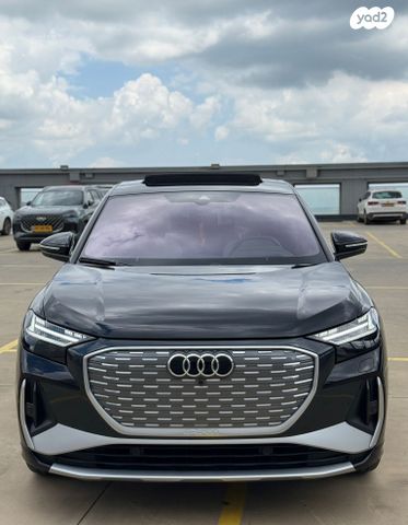מודעת רכב אאודי Q4 e-tron