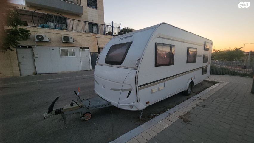 מודעת רכב נגרר (קראוון נגרר)