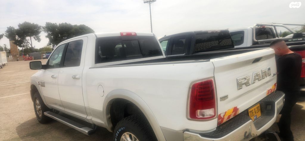 מודעת רכב דודג'