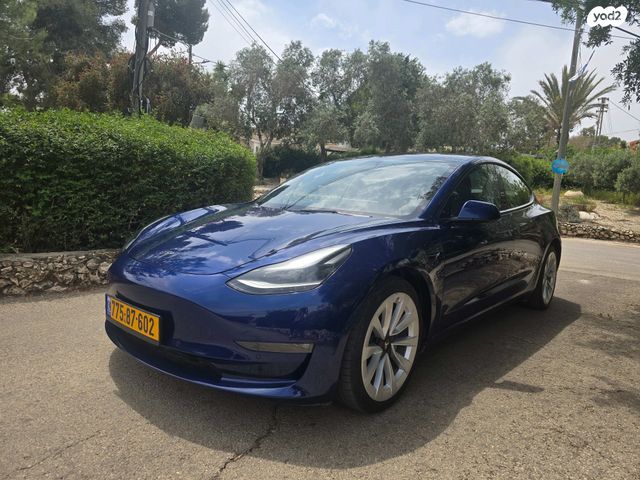 מודעת רכב טסלה מודל 3