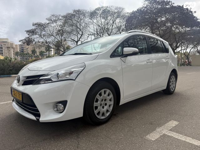 מודעת רכב טויוטה ורסו