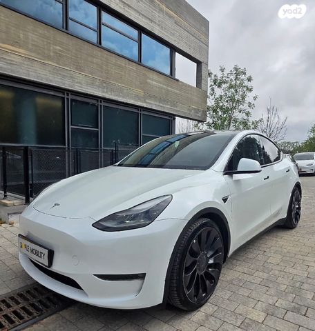 מודעת רכב טסלה מודל Y