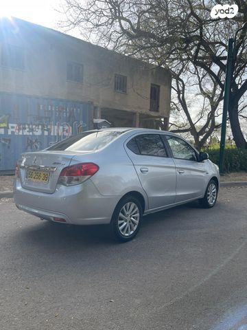 מודעת רכב מיצובישי אטראז' 1