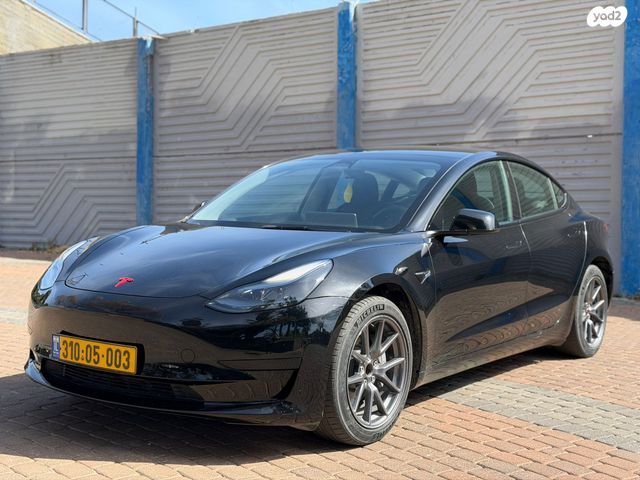 מודעת רכב טסלה מודל 3