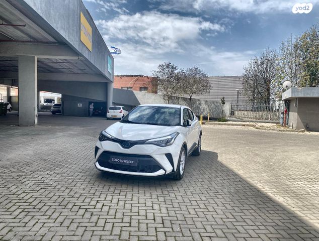מודעת רכב טויוטה C-HR