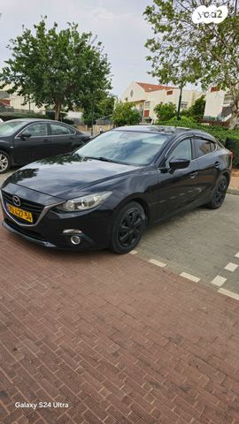 מודעת רכב מאזדה 3